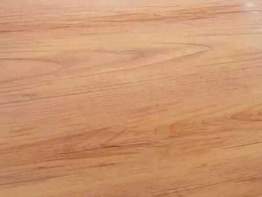 Tolerancia personalizable ± 1% de grano de madera bobina de aluminio pre-pintada para paredes cortinas